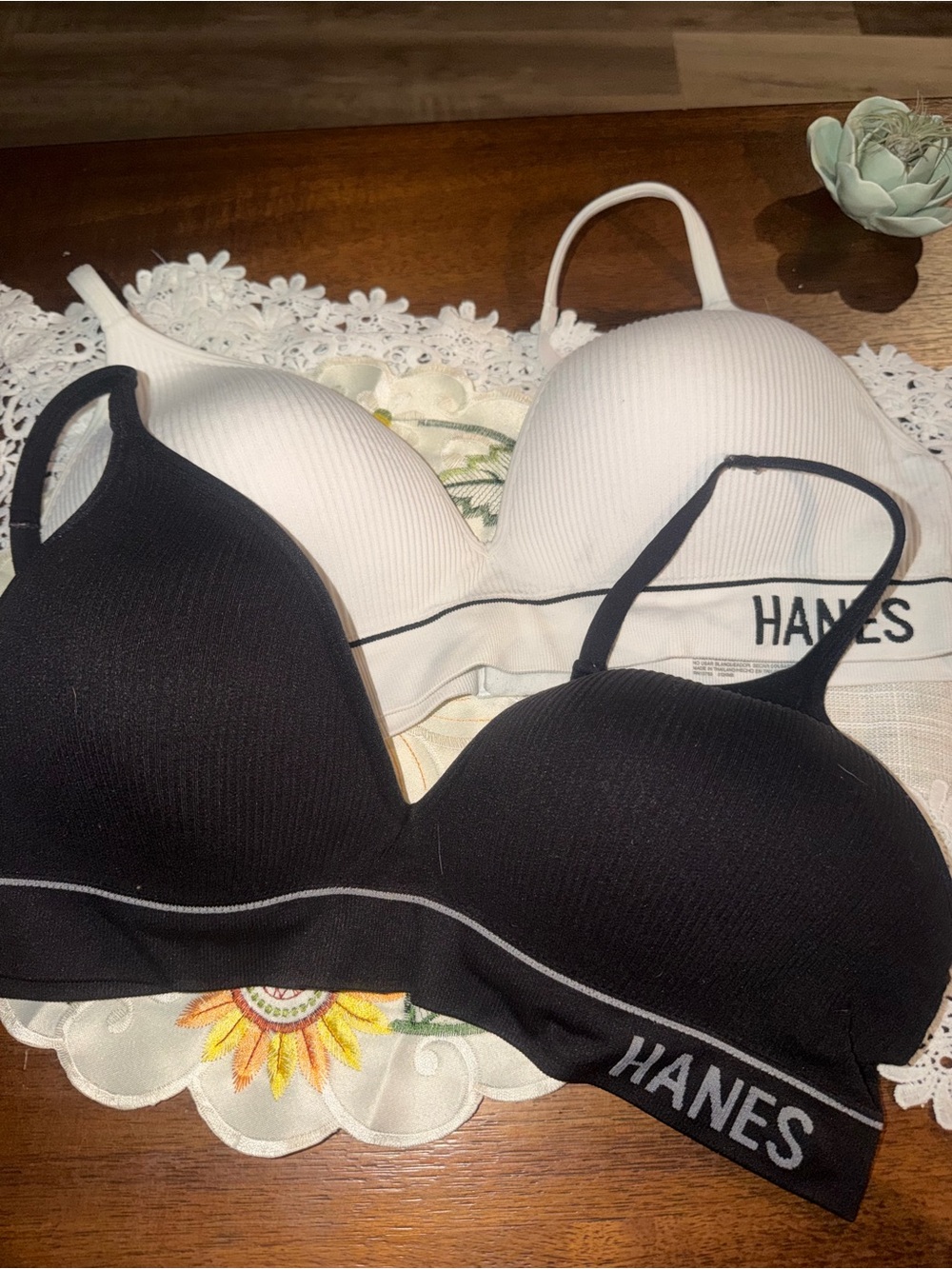 Hanes Wireless Seamless Bras - Black & White